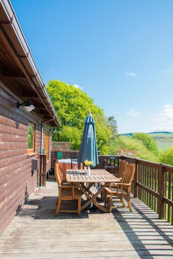 Douglas Fir Lodge With Hot Tub Near Cupar Fife Luthrie Exterior photo